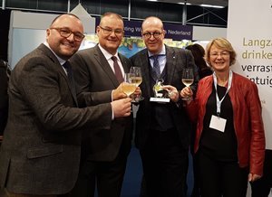 Petro Kools wint wijnaward Wine in Moderation