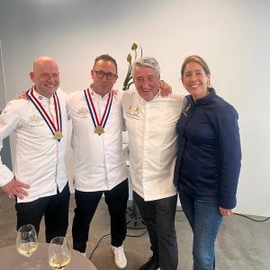 Robèrt met de commissie Meesterproef